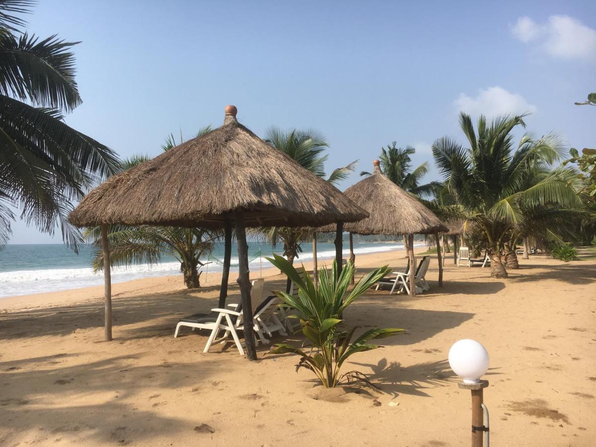 The Akwidaa Inn Exterior photo
