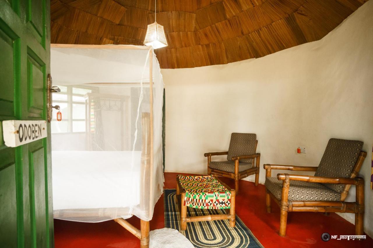 The Akwidaa Inn Exterior photo